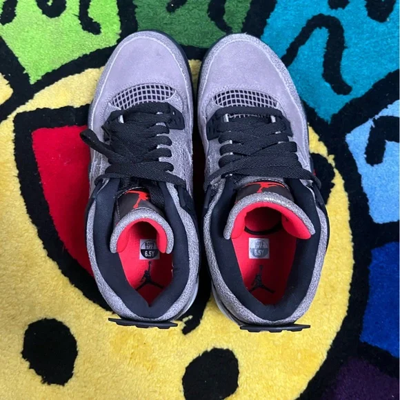 Air Jordan 4